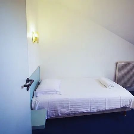 The Old Ravel Centre 2*