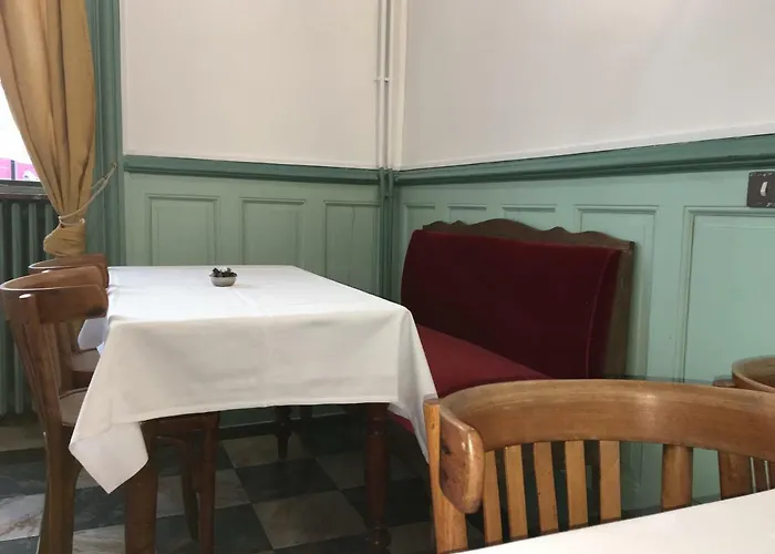 Szálloda The Old Ravel Centre 2*