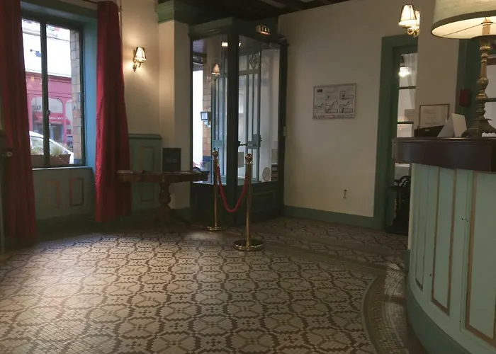 The Old Ravel Centre 2*